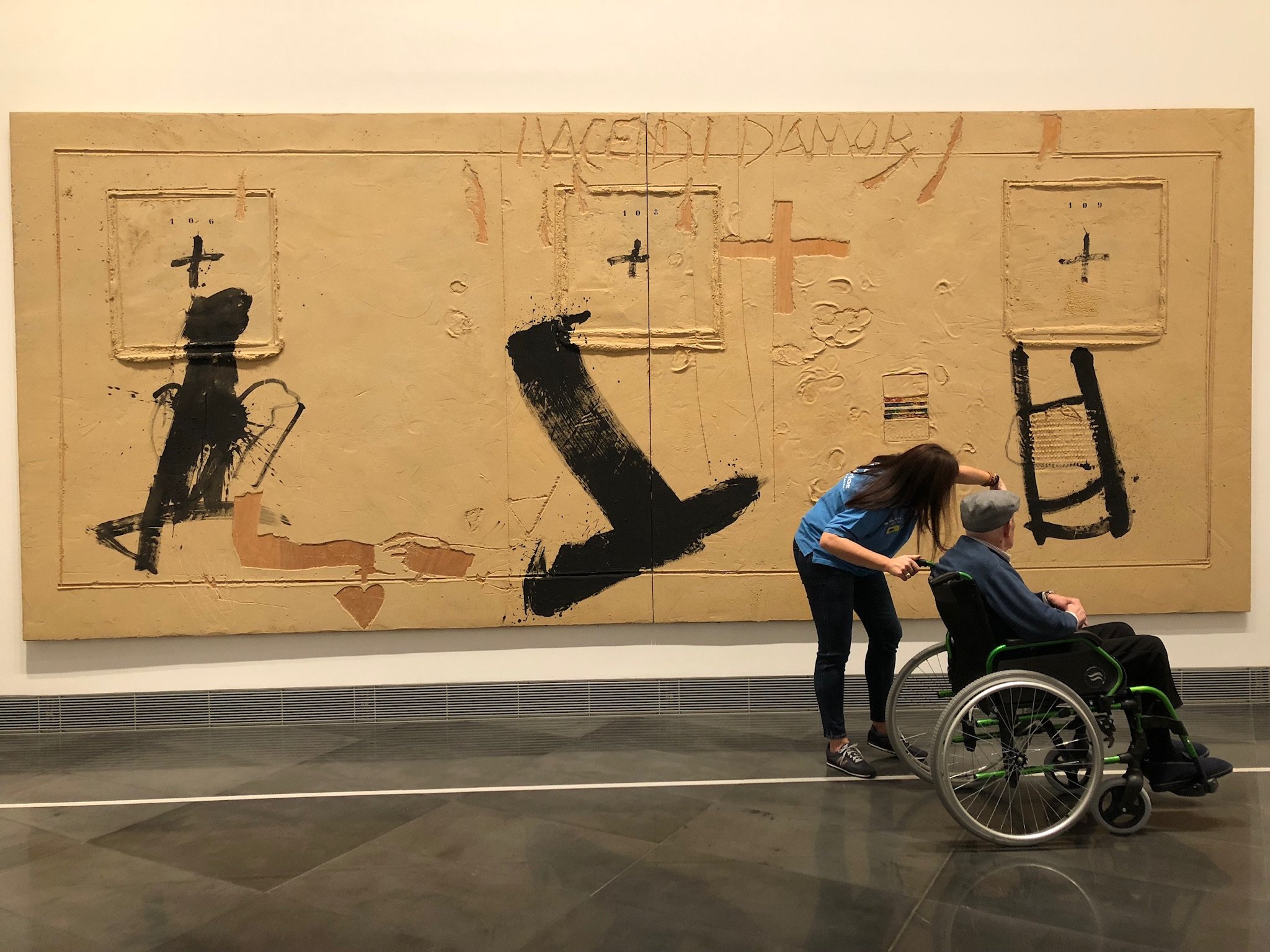 Voluntarios de CaixaBank acompañan a 1.700 ancianos durante la pandemia