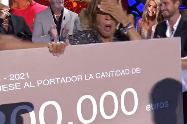 Olga Moreno cheque ganadora 'Supervivientes' Telecinco