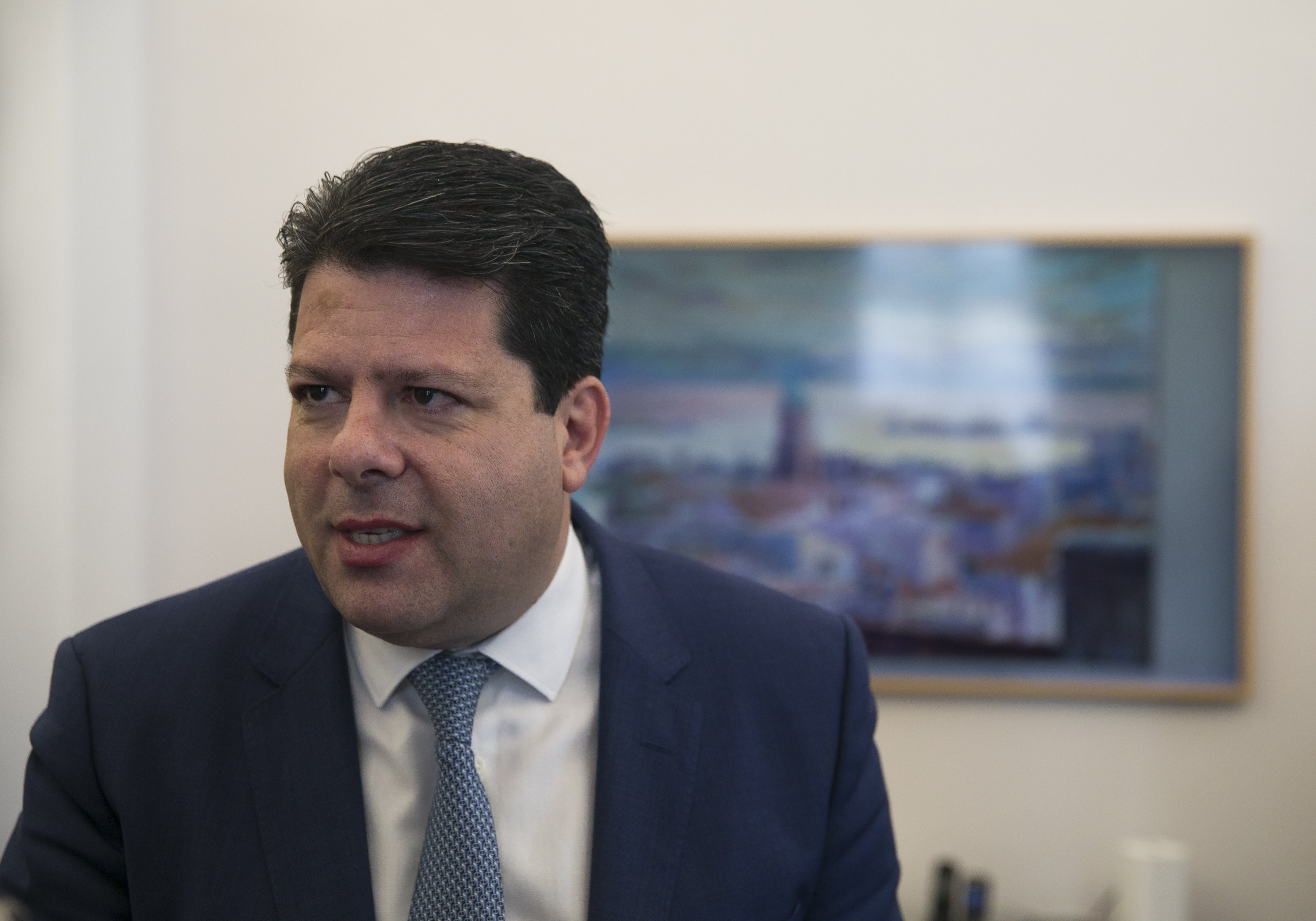 El ministre principal de Gibraltar avisa Espanya: "No abandonarem la sobirania britànica"