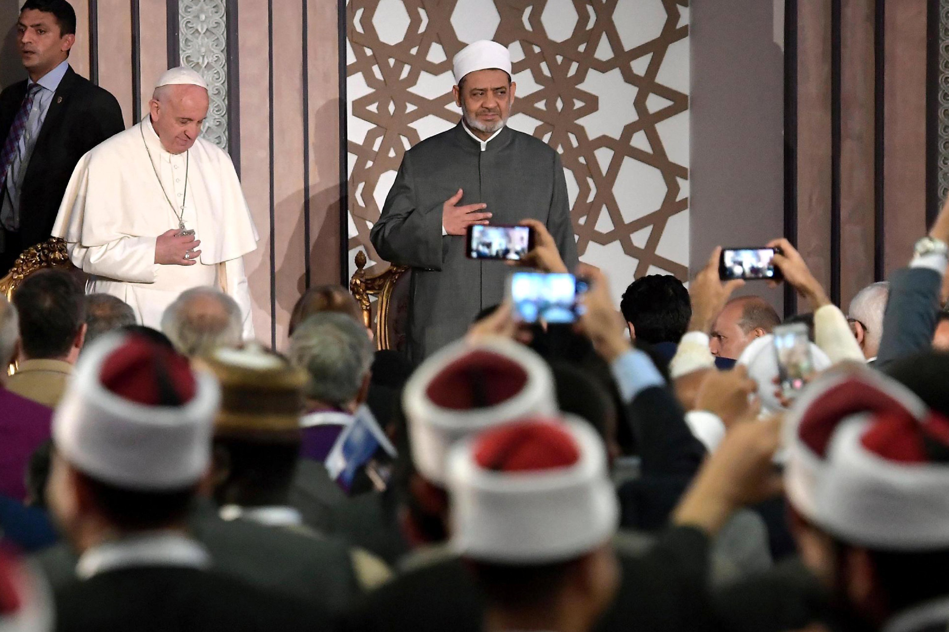El Papa a los líderes musulmanes: "Digamos no a la violencia en nombre de Dios"