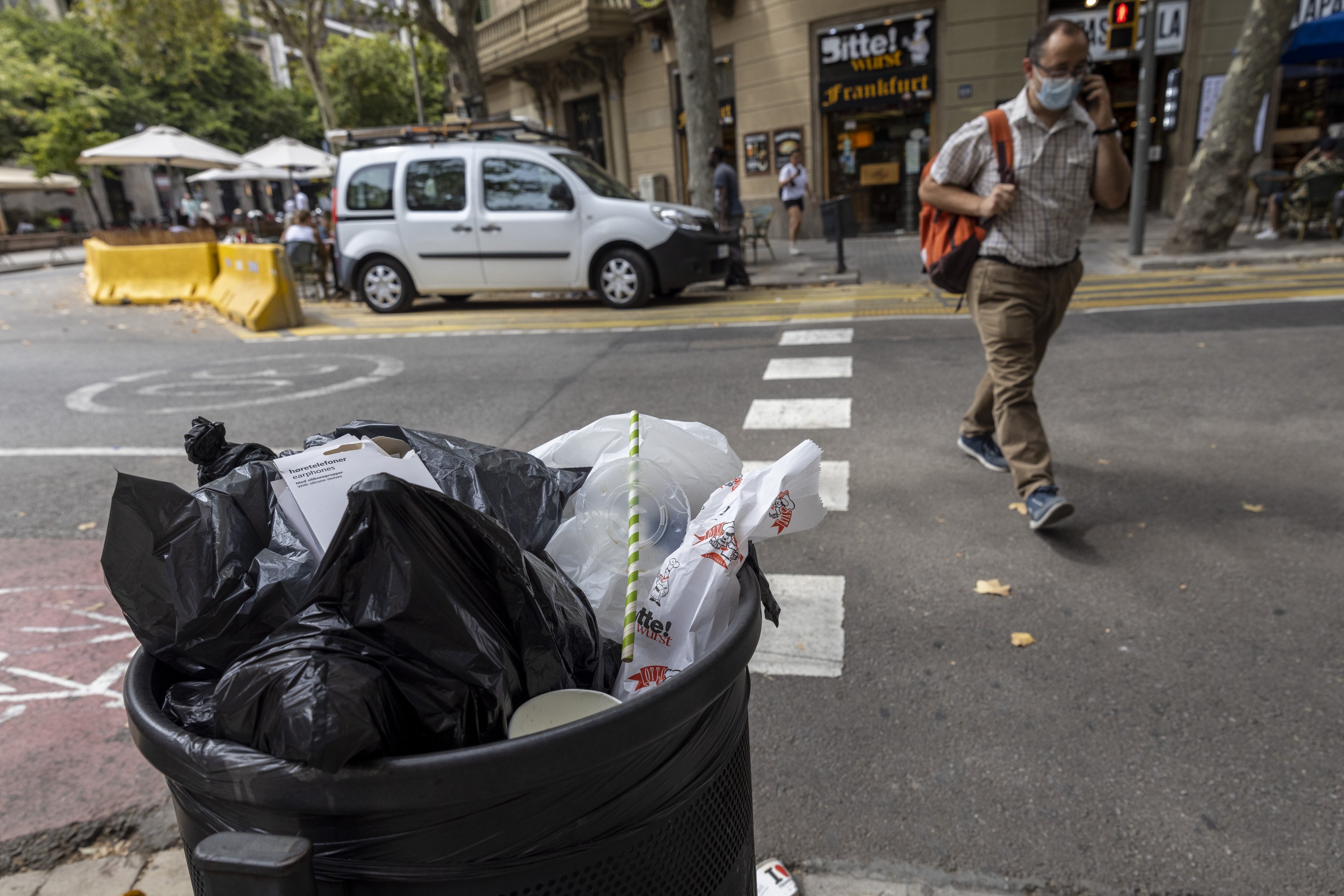 Colau gastarà 70 milions extres a resoldre el desgavell de brutícia de Barcelona