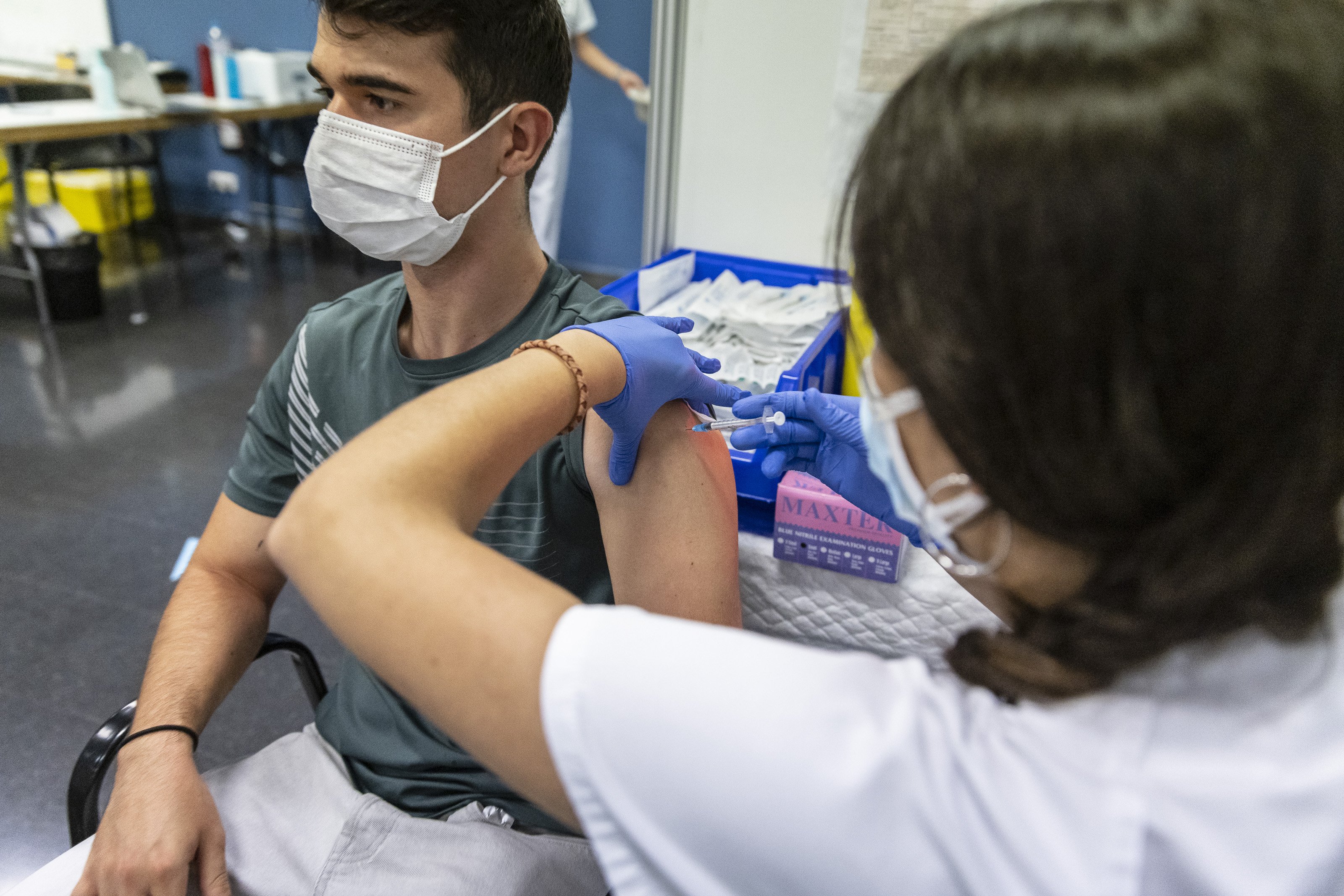 Covid | El sindicato de enfermeras recurre en contra que las auxiliares vacunen