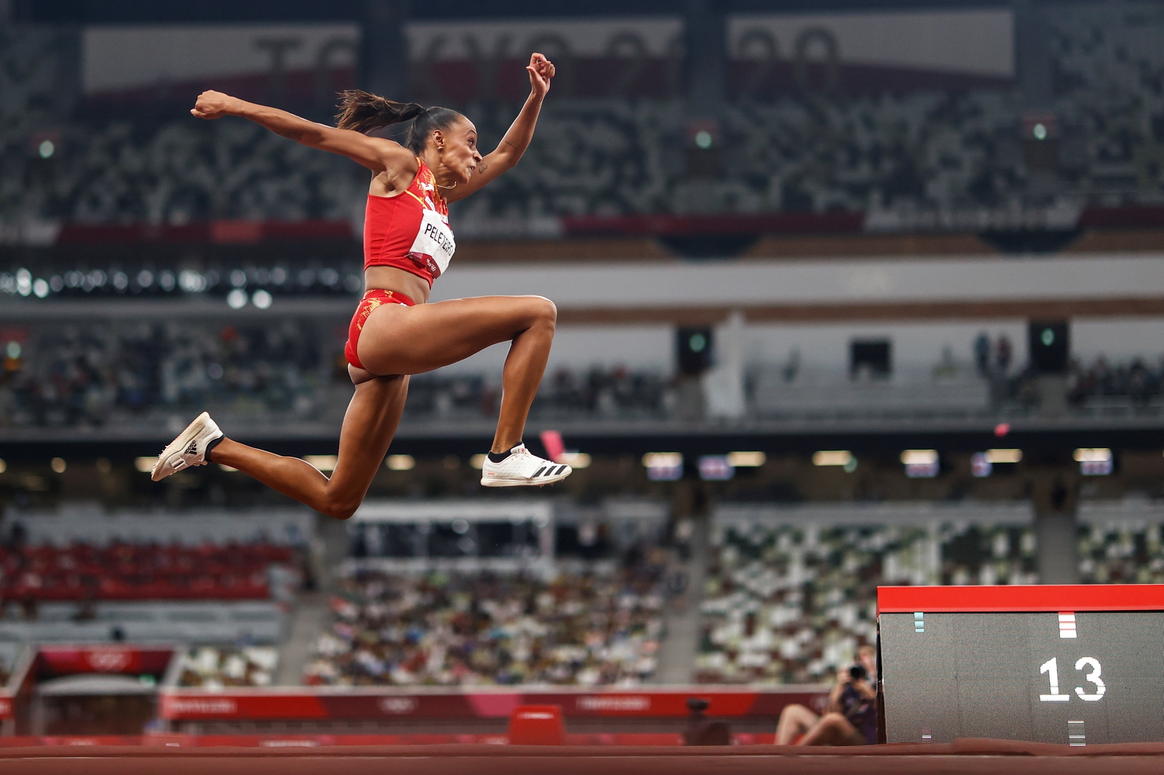 Ana Peleteiro guanya el bronze olímpic en una final memorable del triple salt