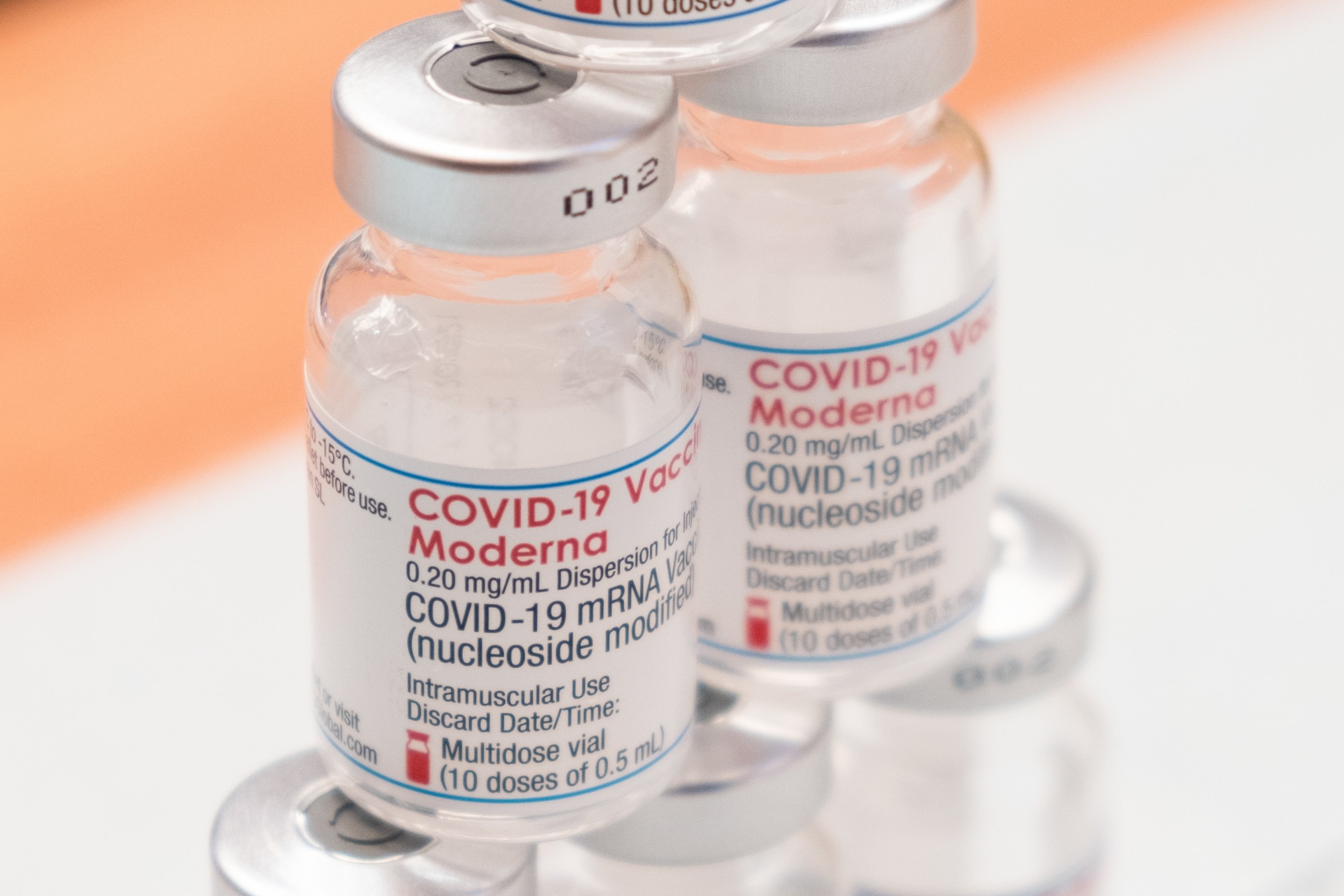 Pfizer y Moderna suben los precios de sus vacunas contra la covid-19