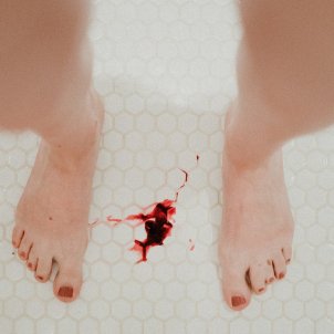 regla menstruacion sangre covid