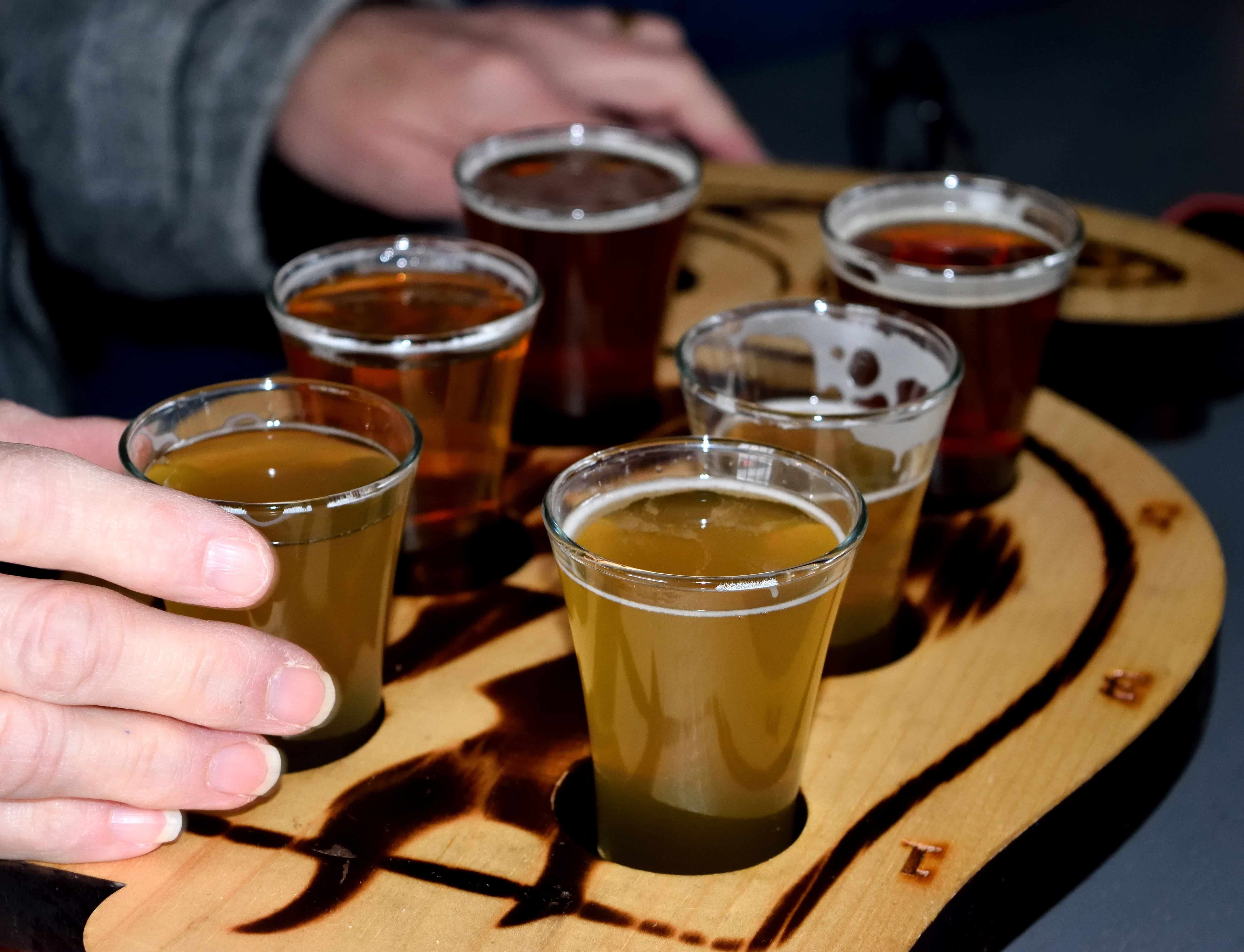 Si te gusta la cerveza artesana, hay con romero y miel de romero hecha en Japón que sube como la espuma