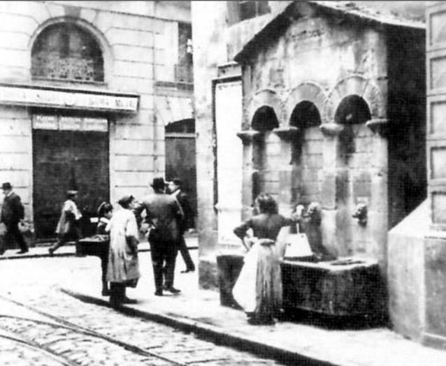 Font a Txakurra Kalea (calle del Perro). Bilbao (principis del segle XX). Font Bilboko Udala (Ajuntament de Bilbao)