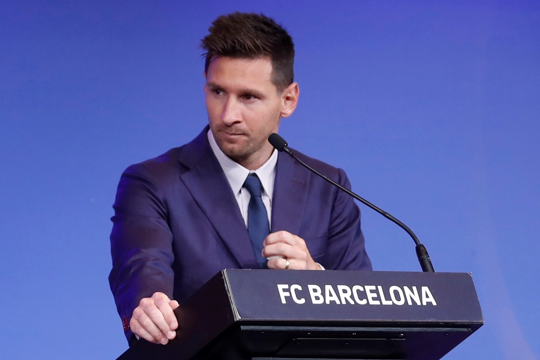 Messi, emocionado, dice adiós al Barça y mira al futuro: "Volveremos"