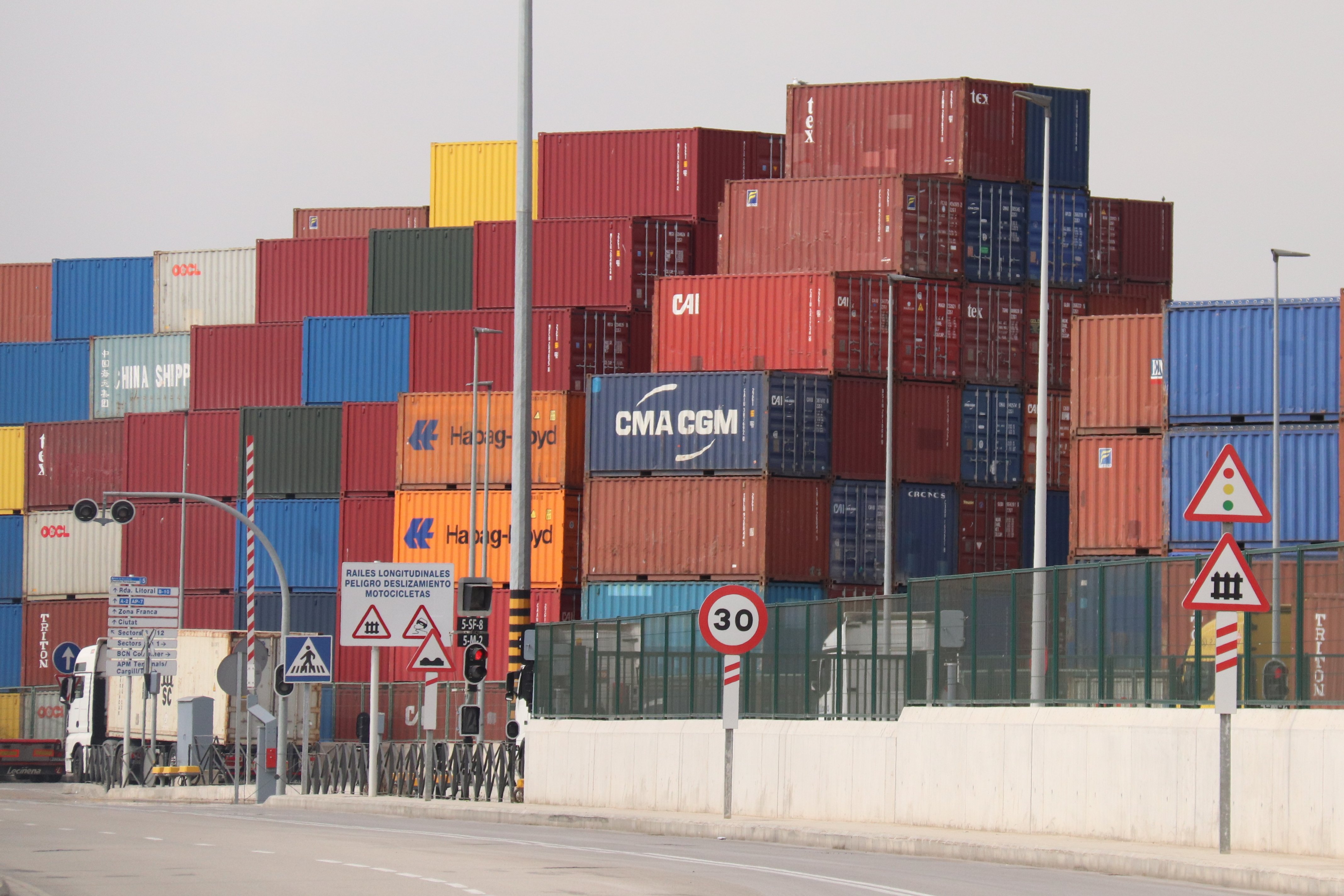 El tráfico ferroviario de contenedores en el Puerto de Barcelona crece un 46%