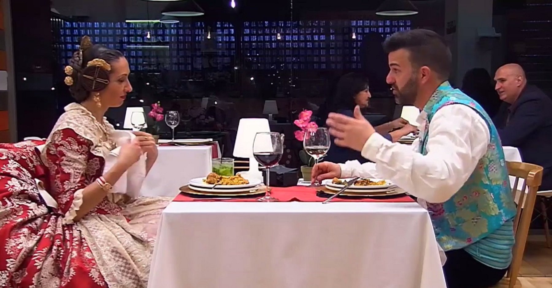 Fobia por unas frases en valenciano en el programa 'First Dates'