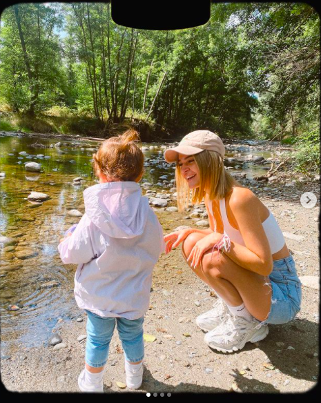 Laura Escanes amb la seva filla Roma, Instagram