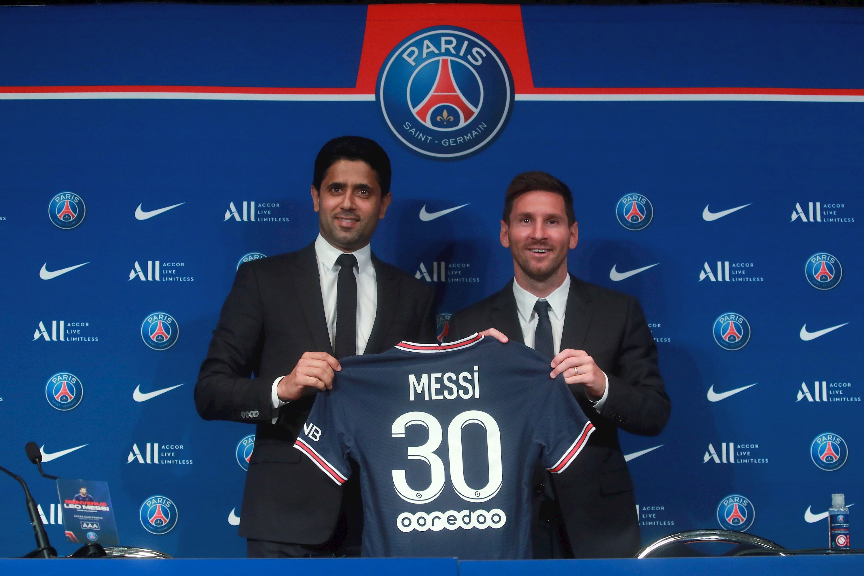 Leo Messi con Nasser Al-Khelaïfi / Foto: EFE
