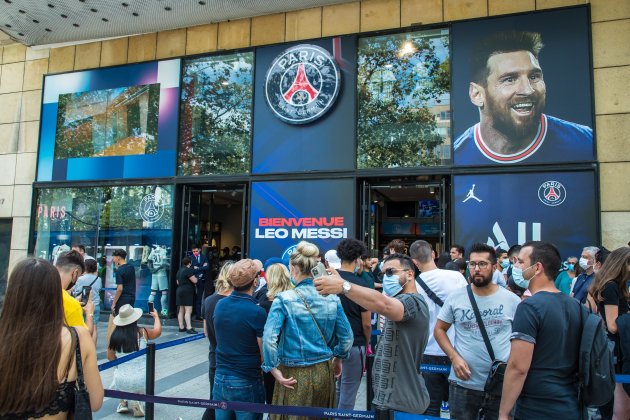 Messi cola camiseta PSG EFE