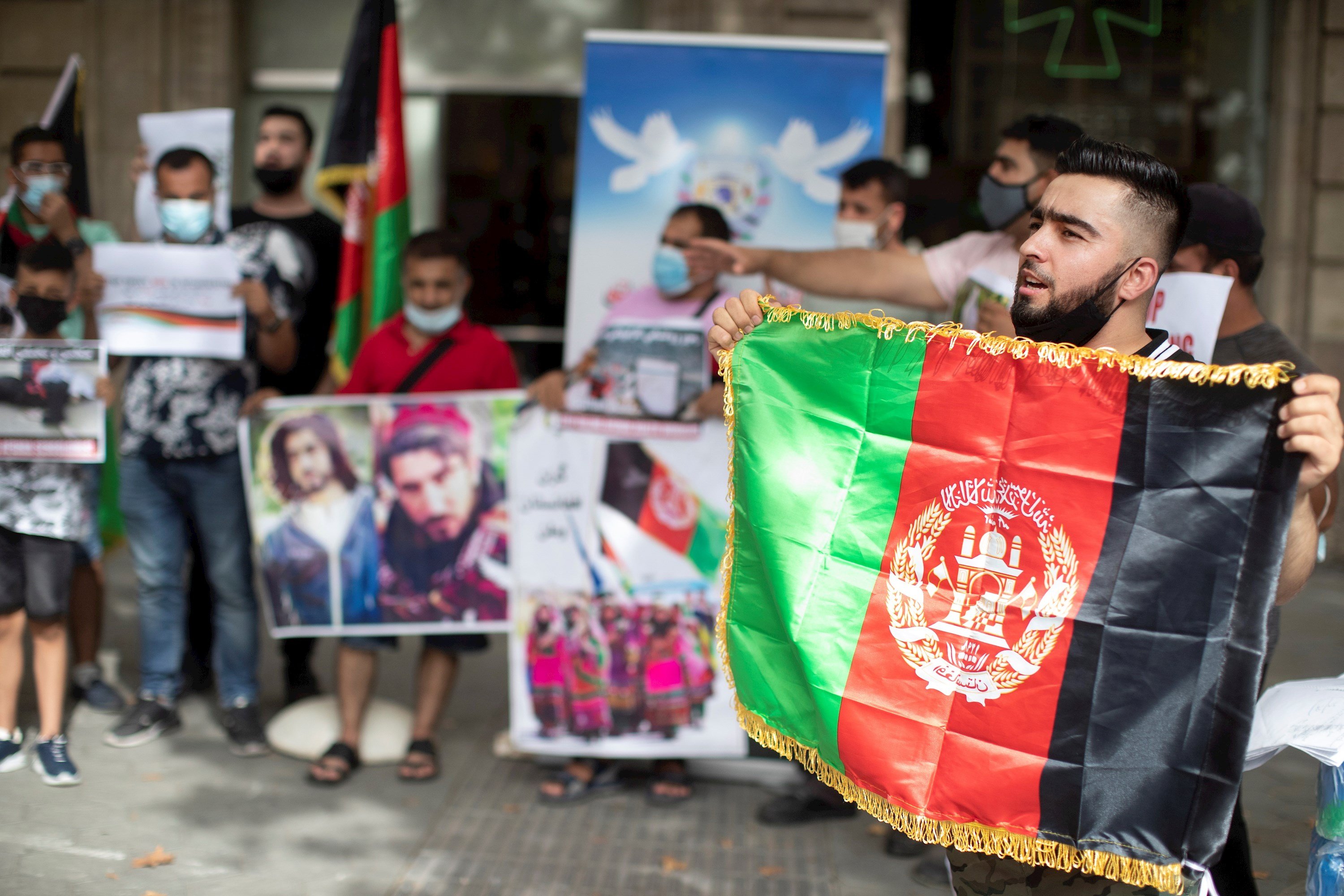 La comunitat afganesa a Barcelona protesta per la retirada de l’OTAN