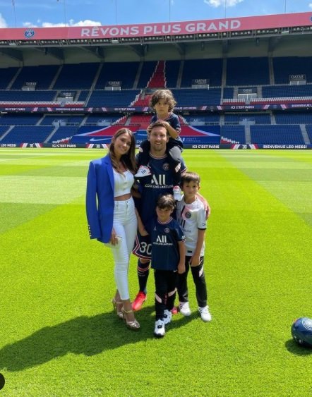 antonela messi fills paris