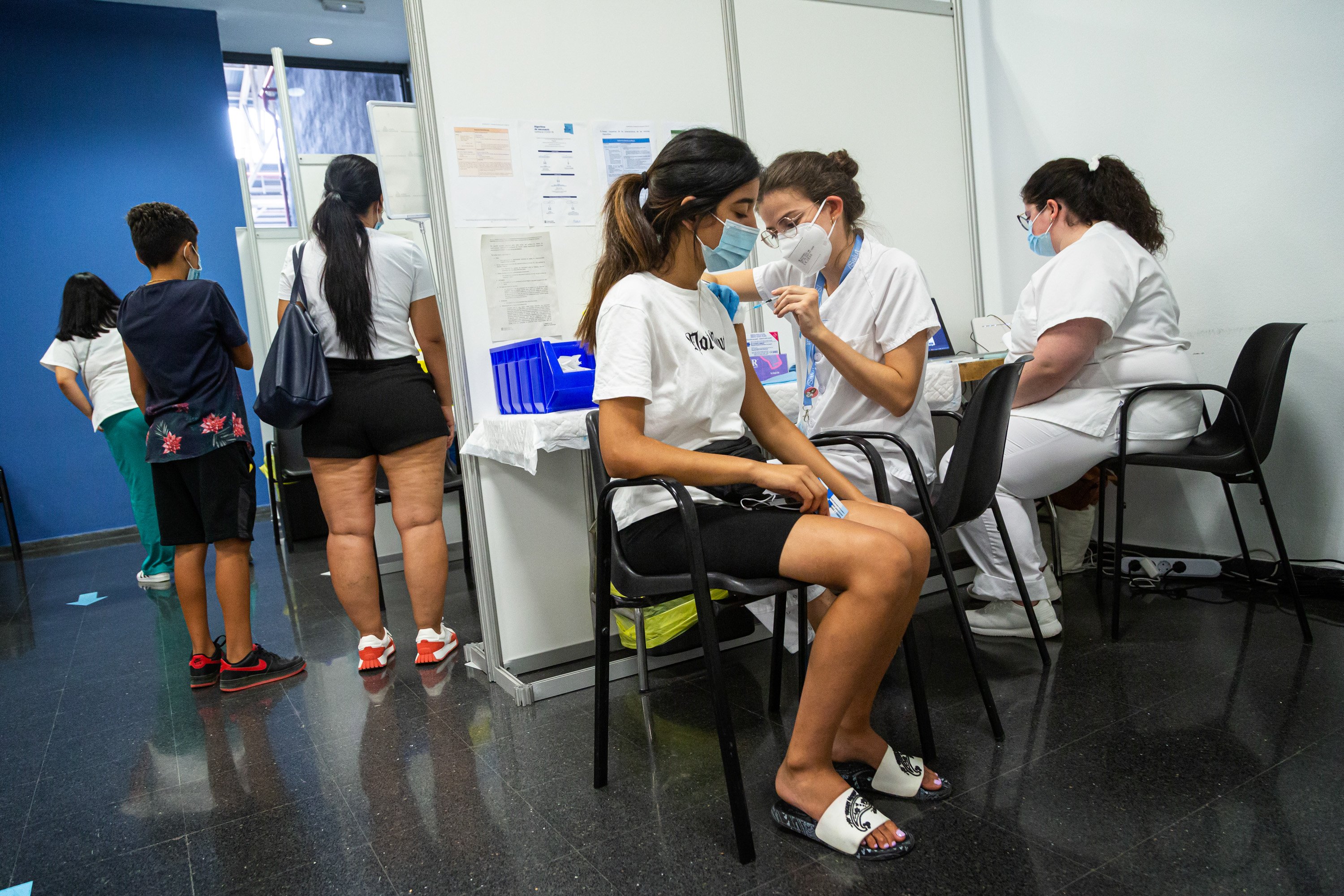 Covid en Catalunya: los indicadores siguen bajando lentamente