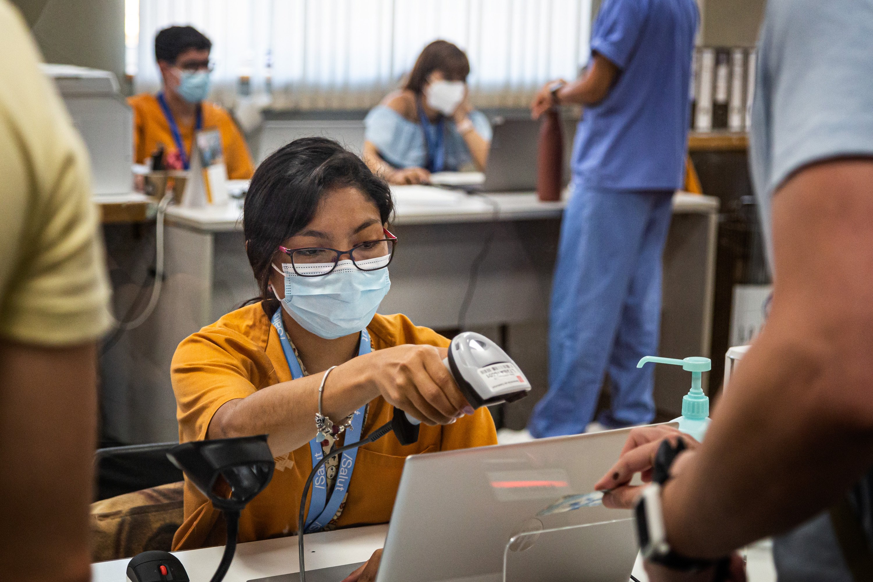 Covid | Estabilidad en los contagios y leve respiro en los ingresos