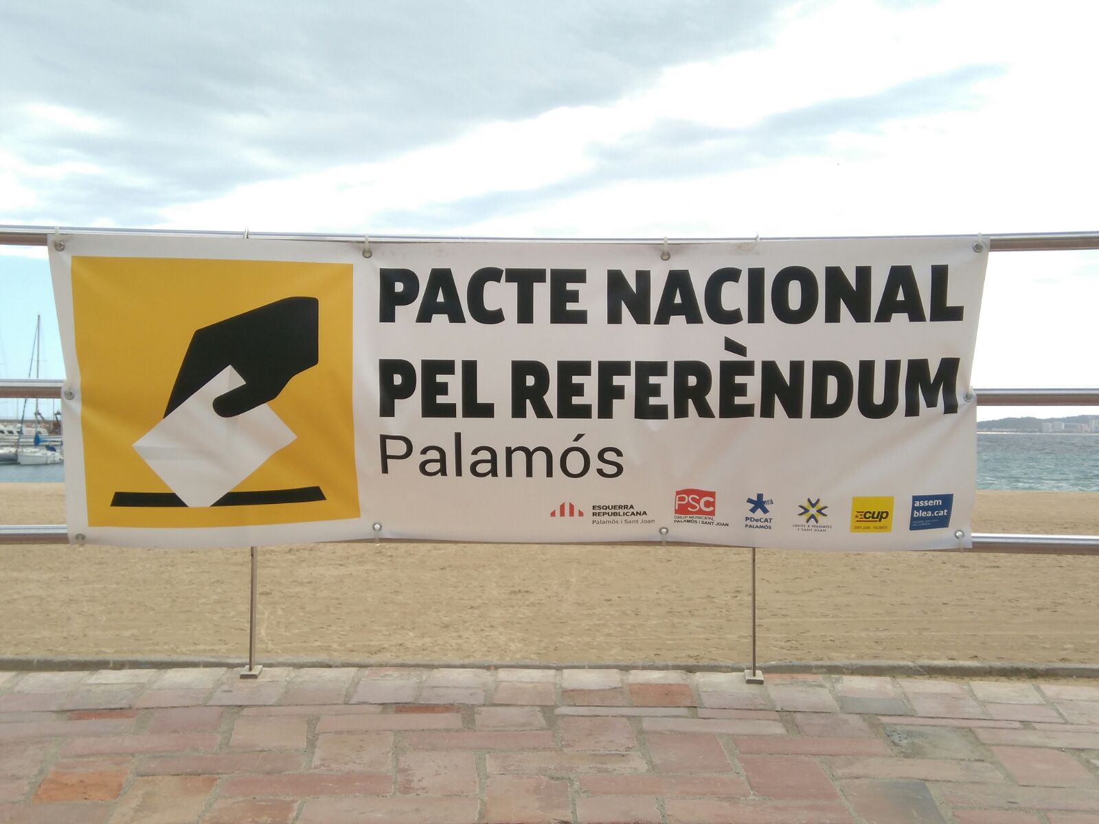 El PSC de Palamós hace campaña por el referéndum