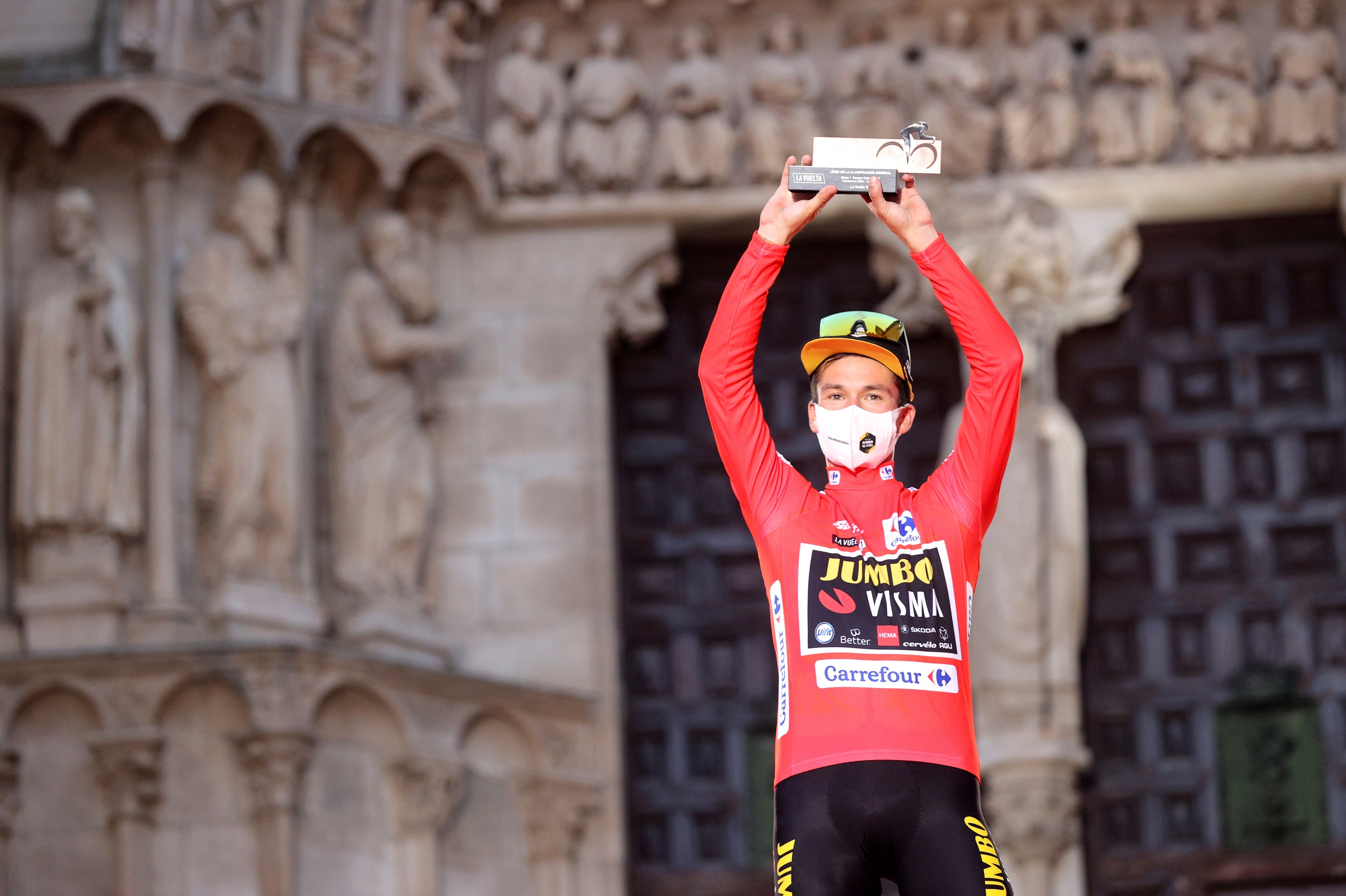 Roglic empieza mandando en la Vuelta tras deslumbrar en la crono de Burgos