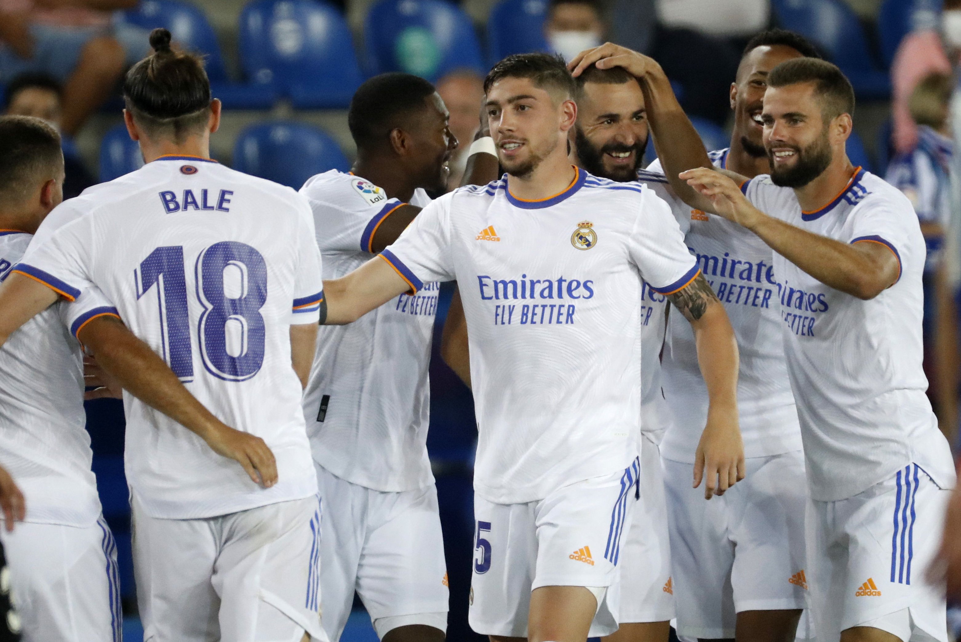 El Madrid golea al Alavés y el Espanyol empata en su vuelta a Primera