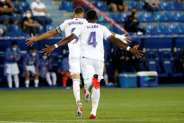 Benzema Alaba Reial Madrid celebracion EFE