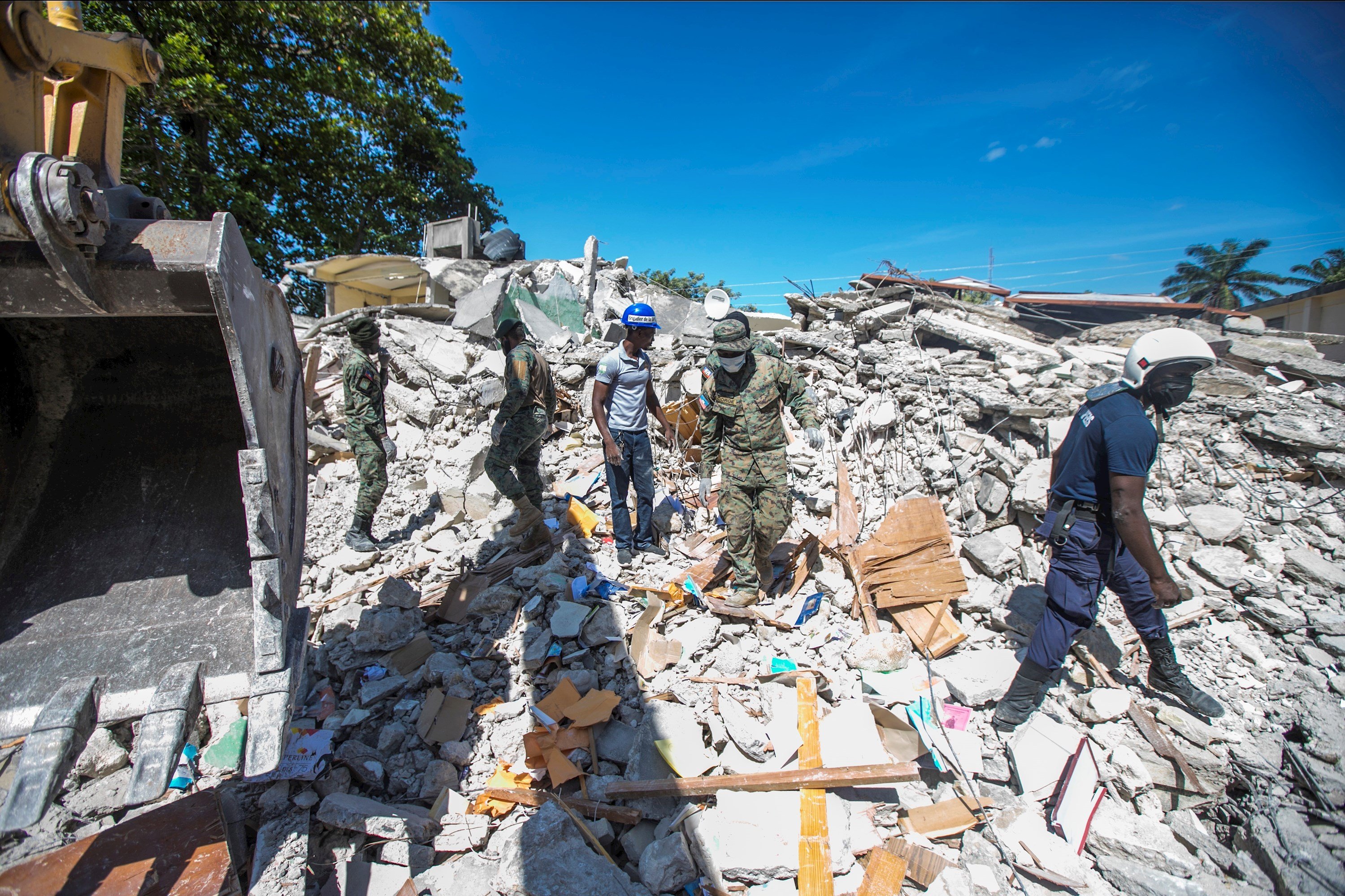 Aumenta el número de muertos y heridos por el terremoto de Haití