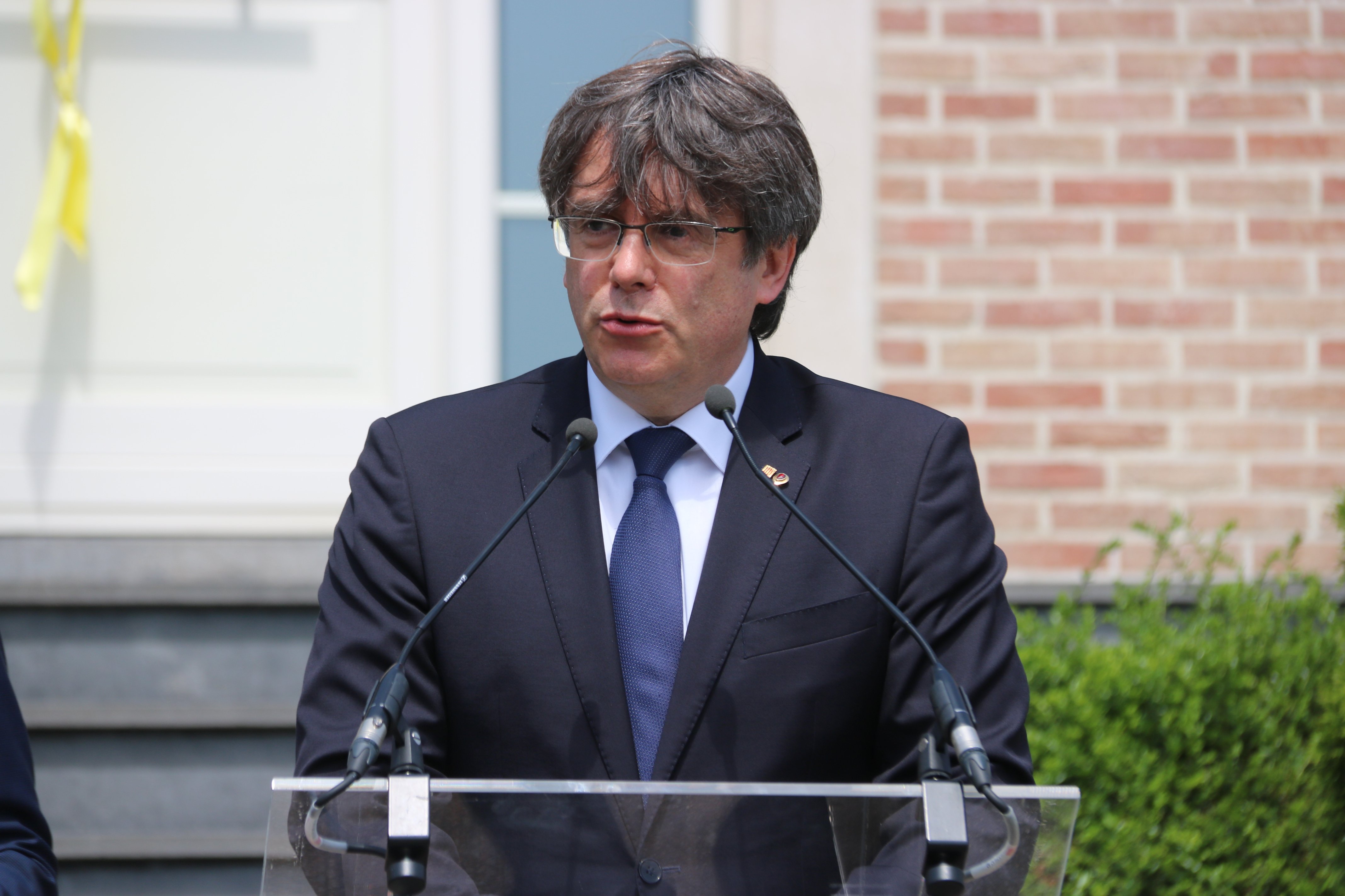 French gendarmes search for Puigdemont at Northern Catalonia's summer university