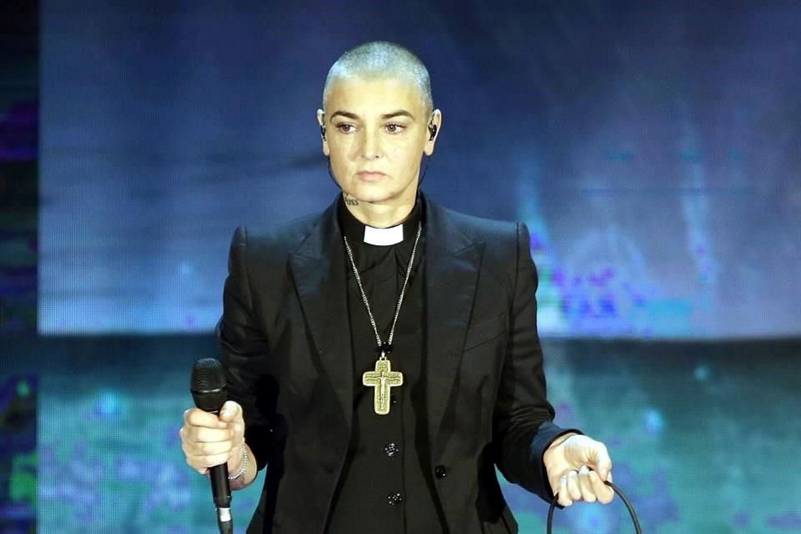 Ni loca ni diva: Sinéad O’Connor retó al Papa y el mundo la abandonó