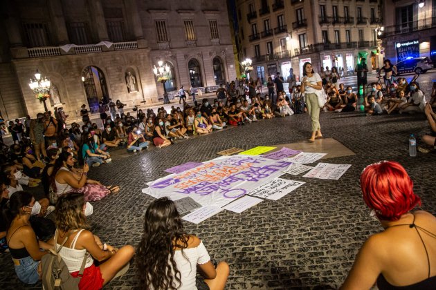 manifestacion derechos mujeres afganas barcelona montse giralt retocadas