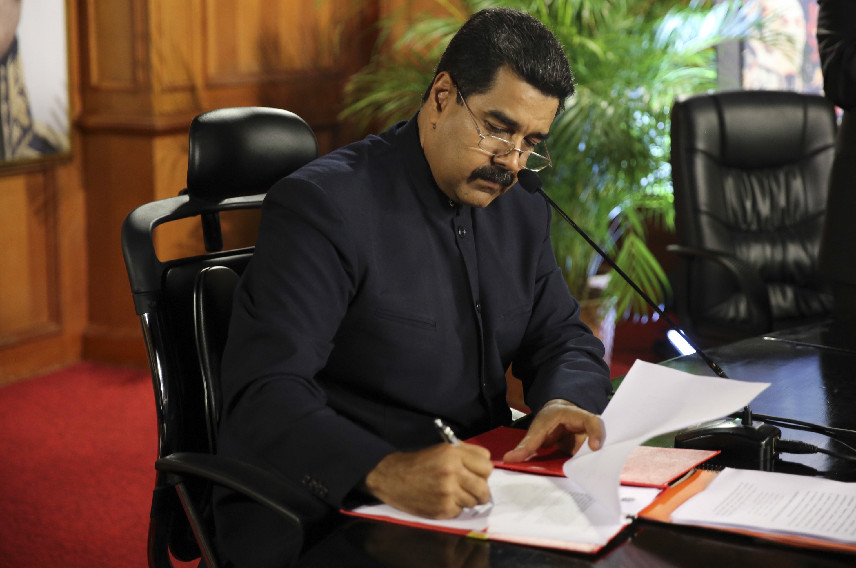 Maduro fuerza una Asamblea Constituyente para aplastar a la oposición