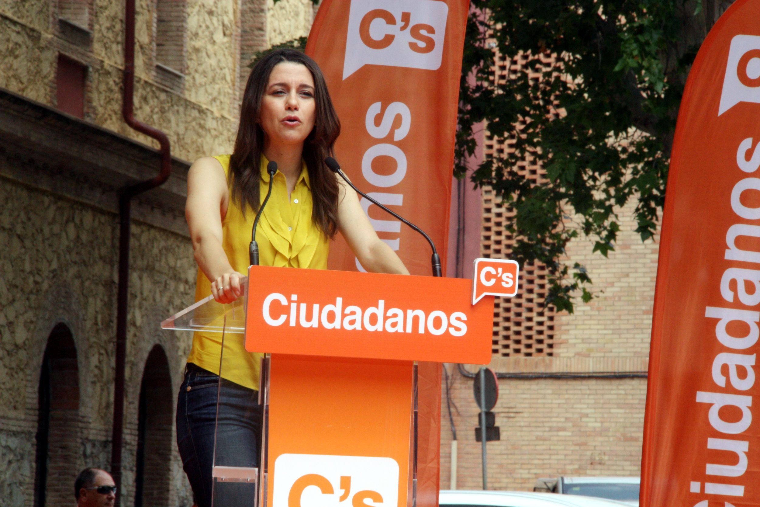 Arrimadas se postulará a la presidencia si Puigdemont fracasa