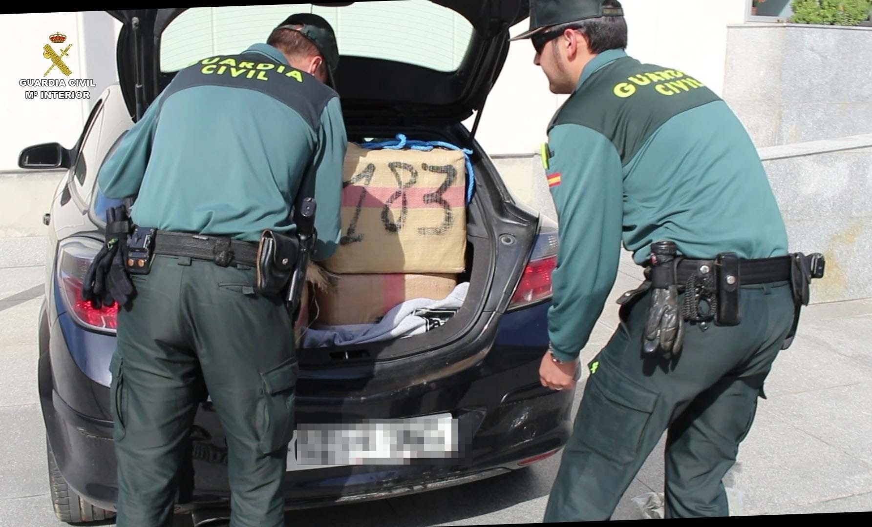 Interceptan a un coche con 200 kilos de hachís en la AP-7 en Tarragona