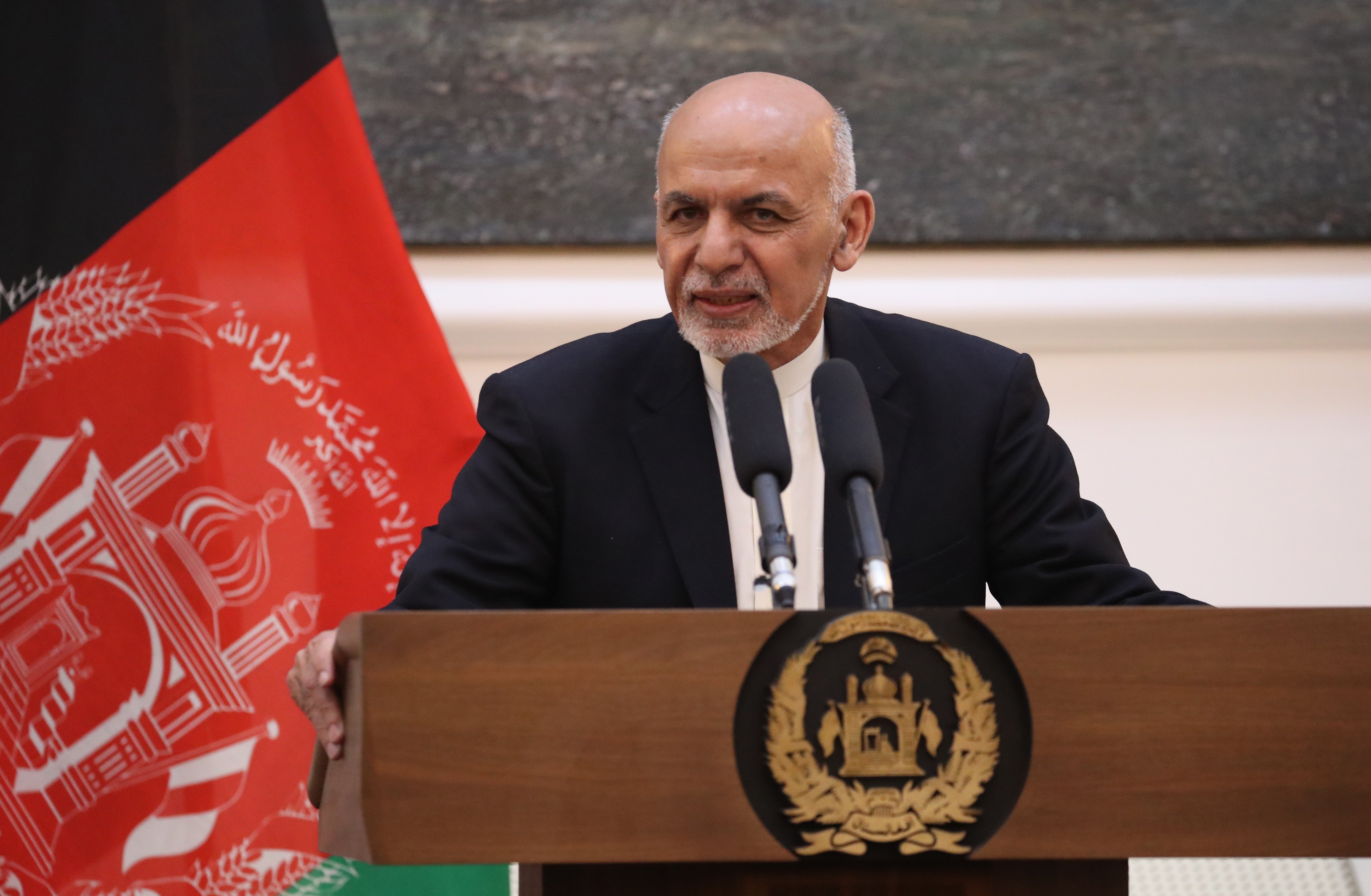 Emiratos Árabes Unidos confirma que ha acogido al presidente de Afganistán