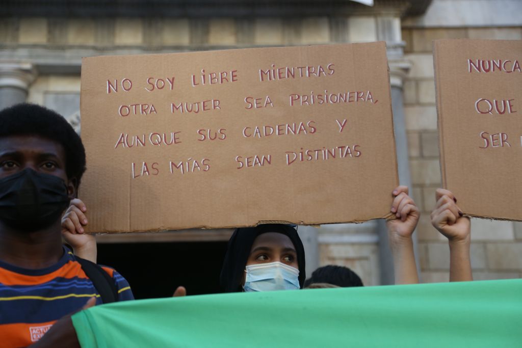 manifestación barcelona en apoyo a mujeres afganas - montse giralt