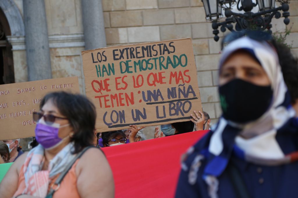 manifestación barcelona en apoyo a mujeres afganas 4 - montse giralt manifestación barcelona en apoyo a mujeres afganas 4 - montse giralt