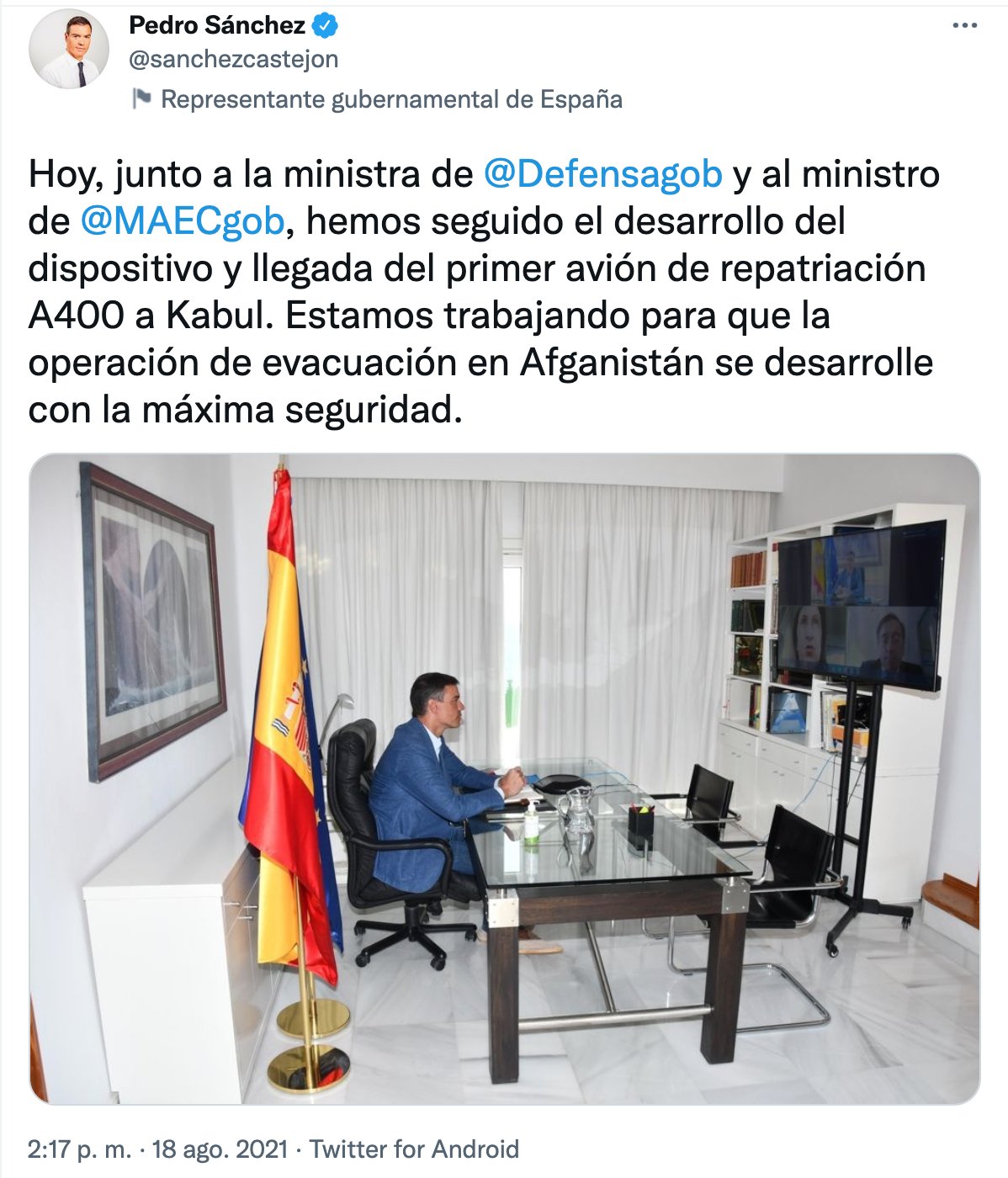 tuit Pedro Sánchez en alpargatas