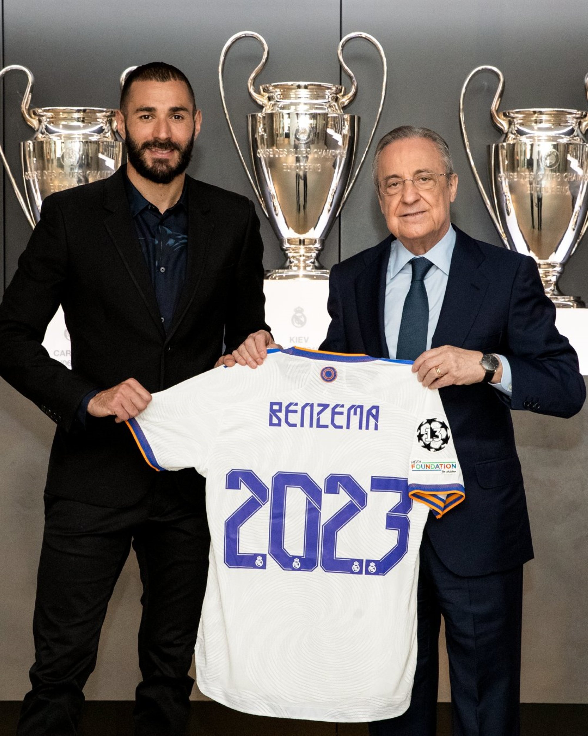 Florentino Pérez activa el pla per frenar la sortida de Benzema del Reial Madrid en una reunió a Alemanya