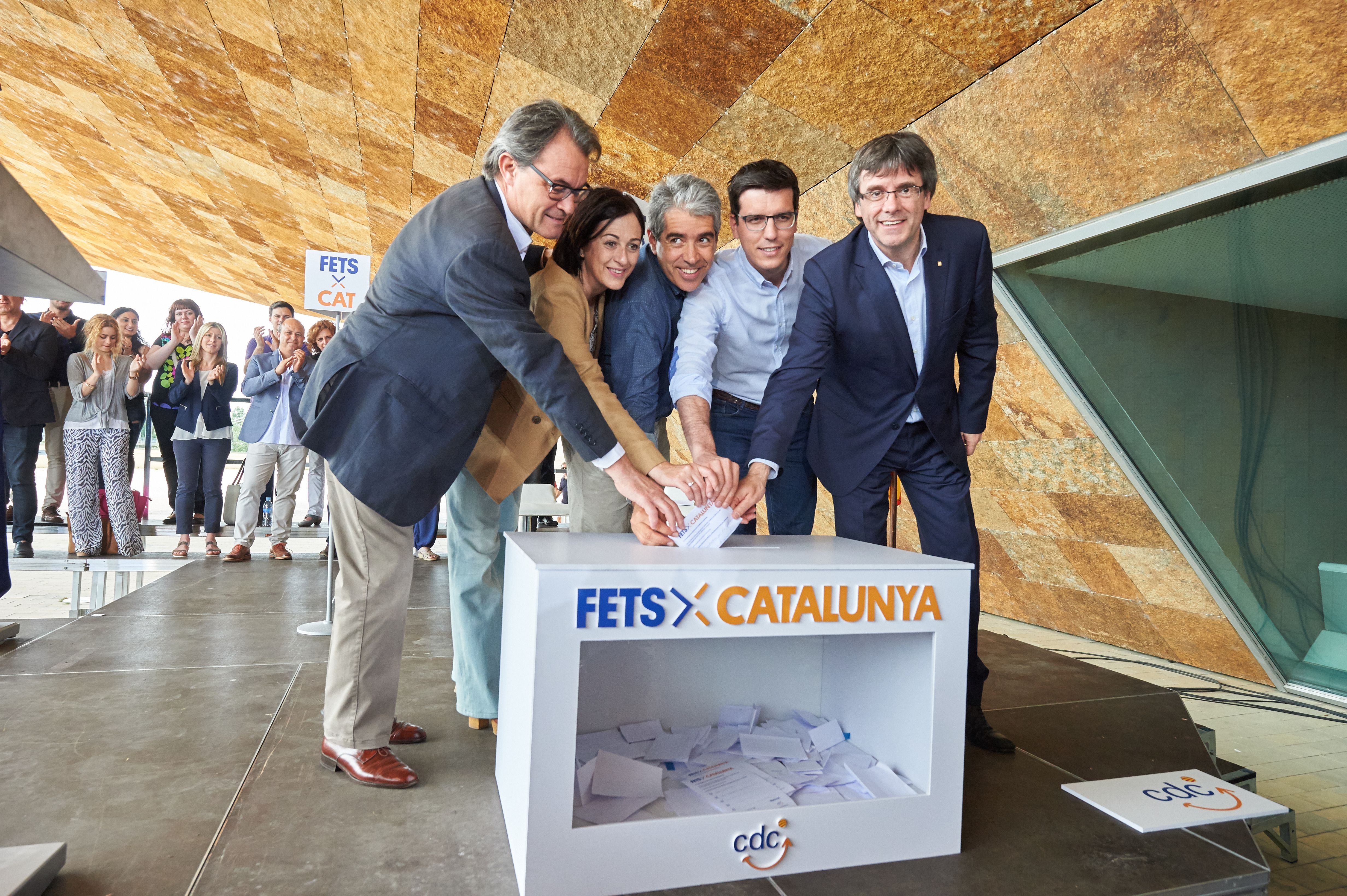 Convergència peina los bares de Lleida buscando a la “buena gente de Unió”