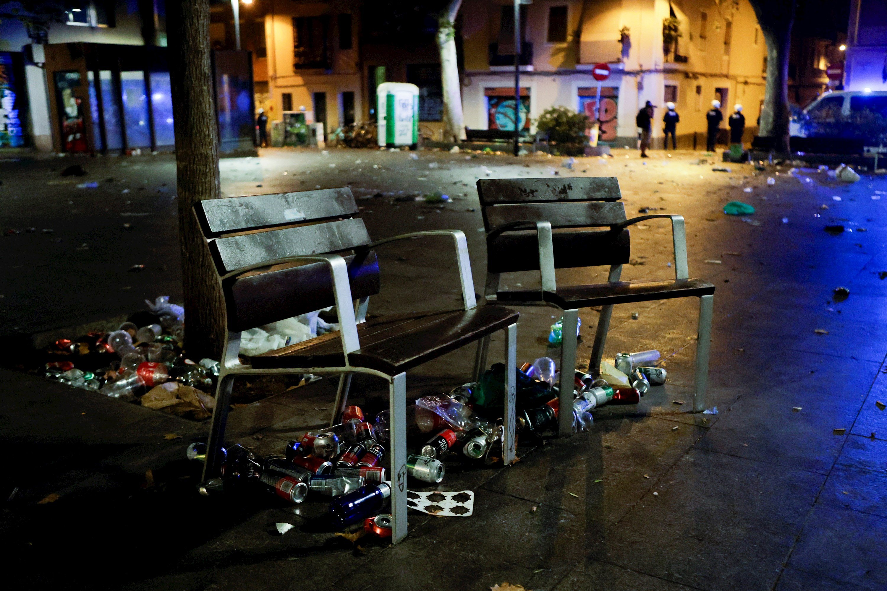 barrio gracia fiestas toque de queda covid / efe