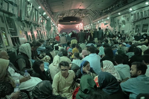@clarissaward sale de afganistan aeropuerto vuelo kabul @clarissaward sale de afganistan aeropuerto vuelo kabul