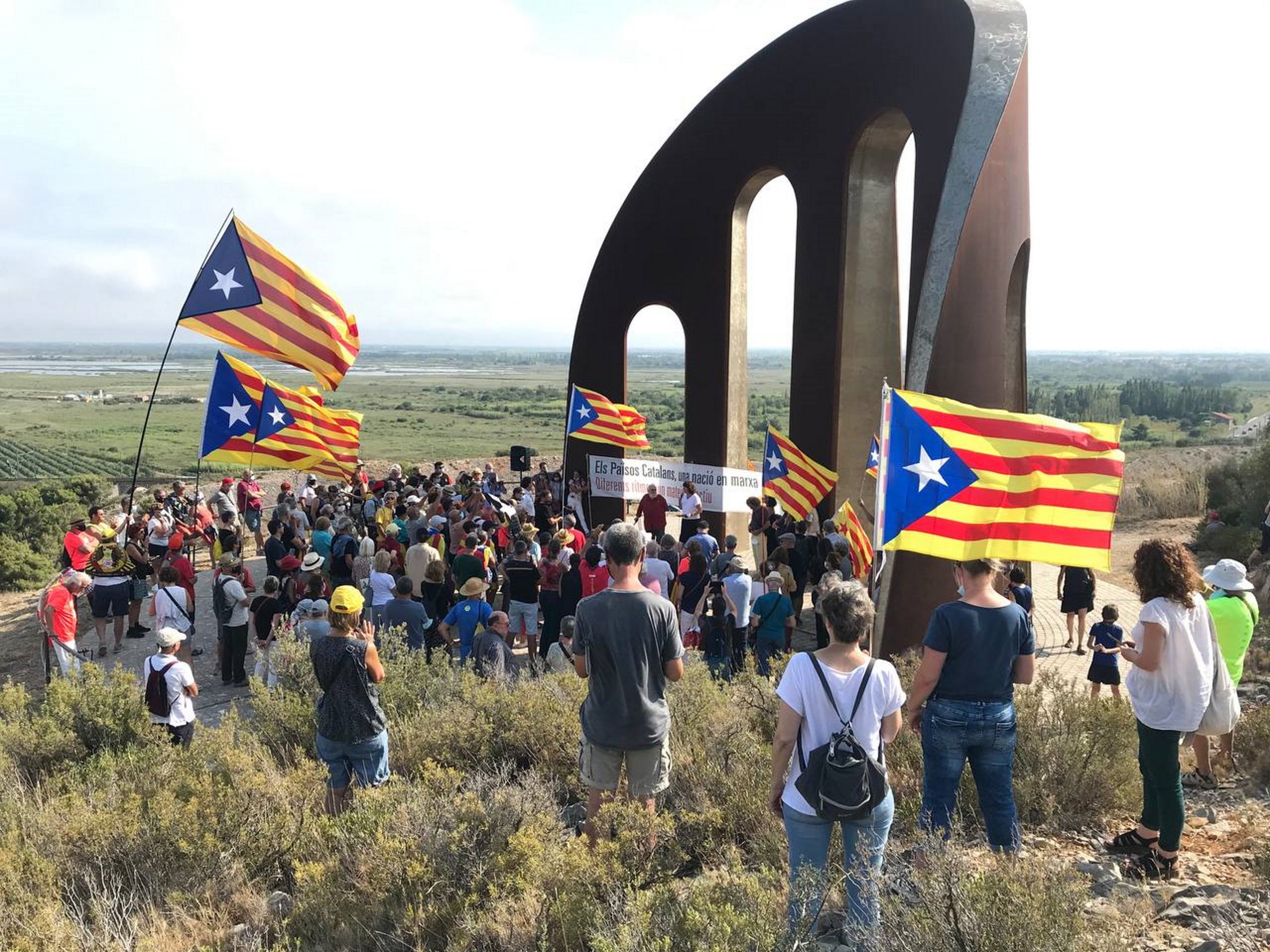 Acte reivindicatiu al límit nord de Catalunya: "Culminarem el procés"