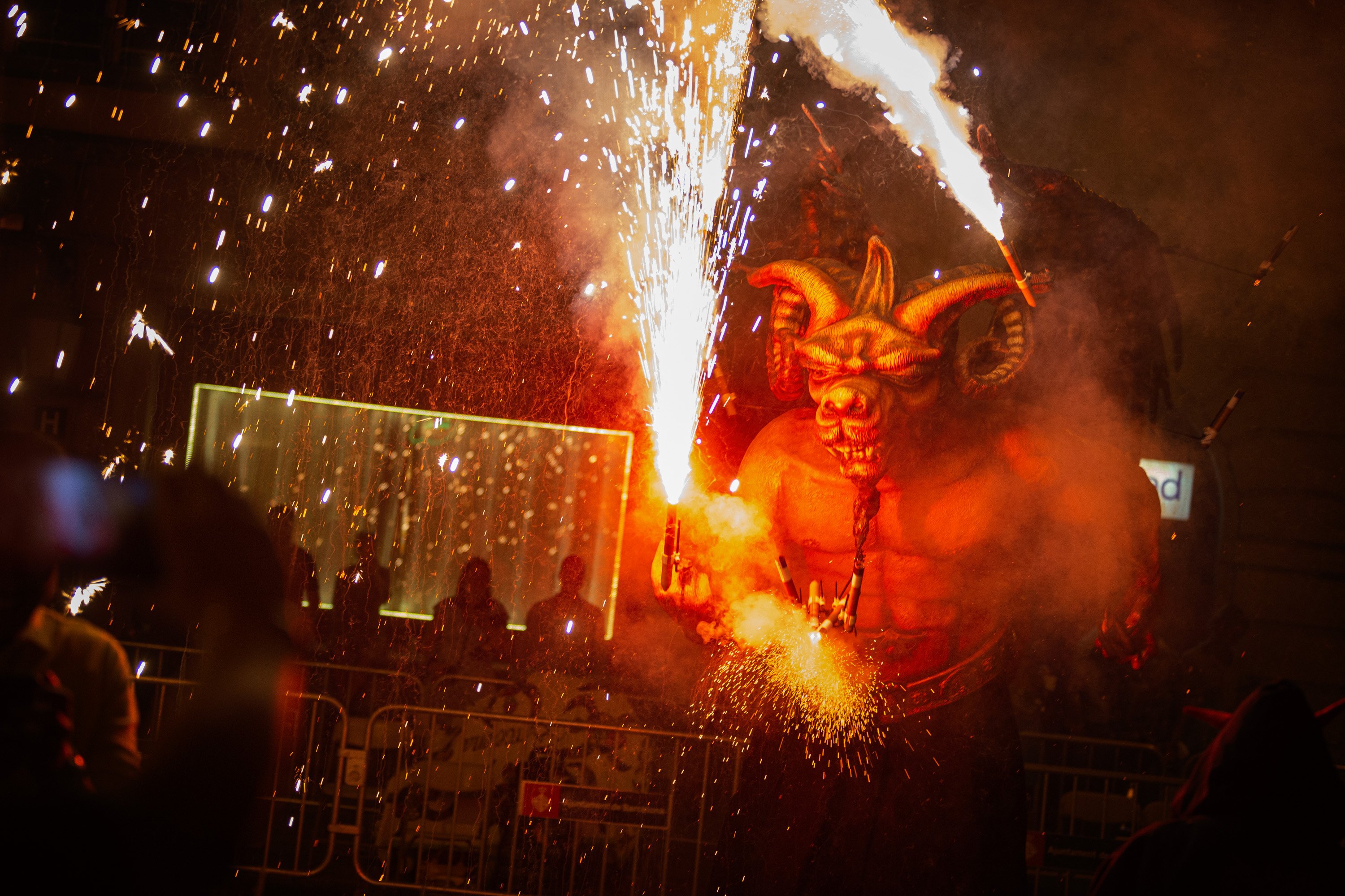 Els correfocs de les Festes de Gràcia 2024: pendents d’un acord entre les colles que encara és possible