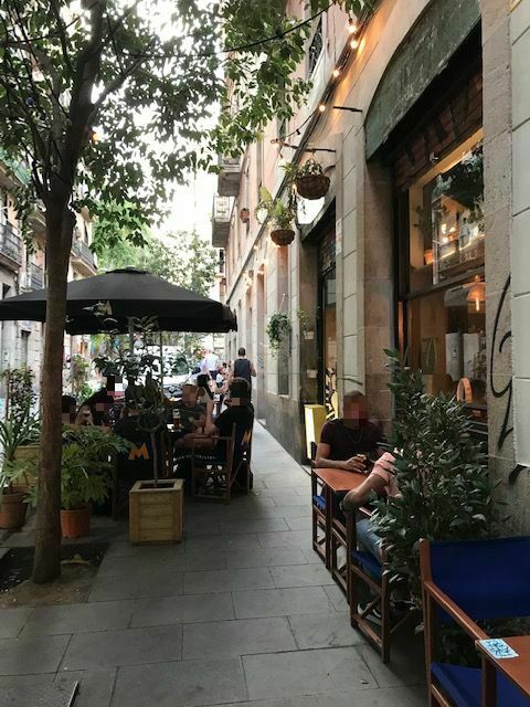 Les terrasses de bars i restaurants, o en calçada o en vorera