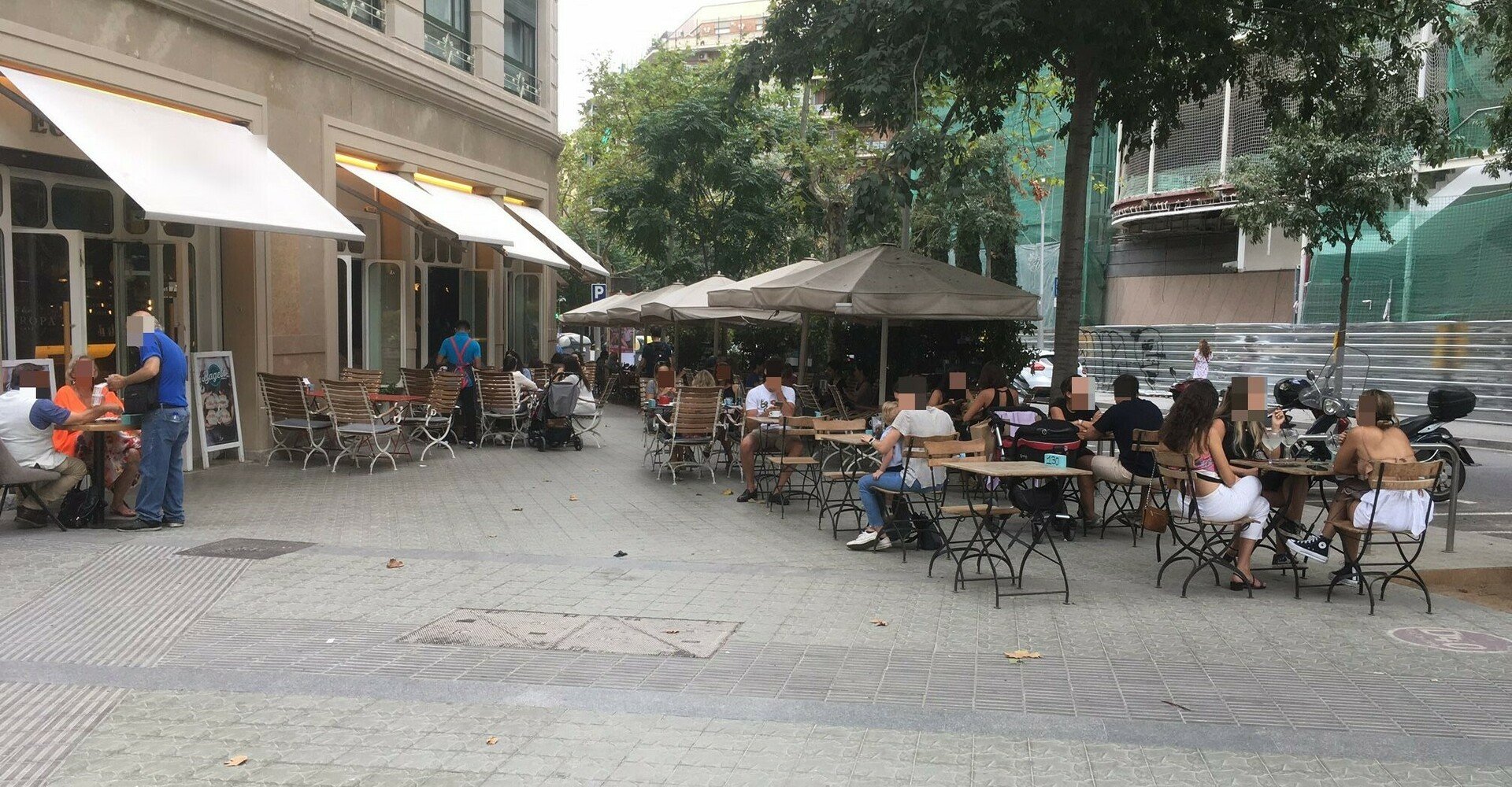 Barcelona rebutja ampliar els horaris de les terrasses a l’estiu