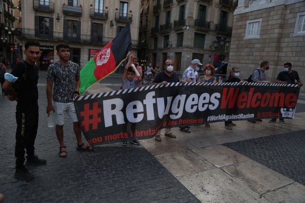 concentracion afganistan barcelona plaça sant jaume montse giralt