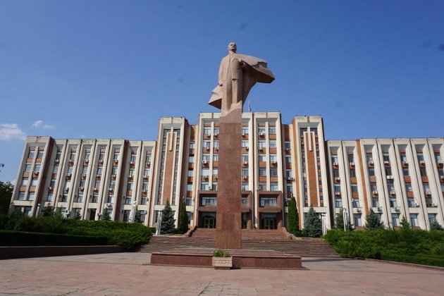 estatua monumento lenin tiraspol Andrew Milligan