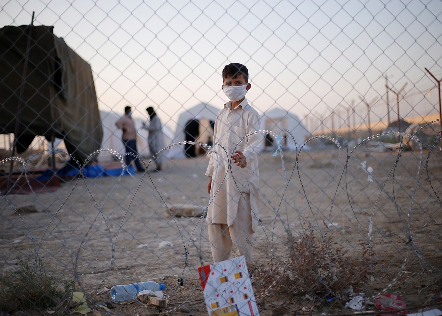 niño afgano frontera iran refugiados / efe