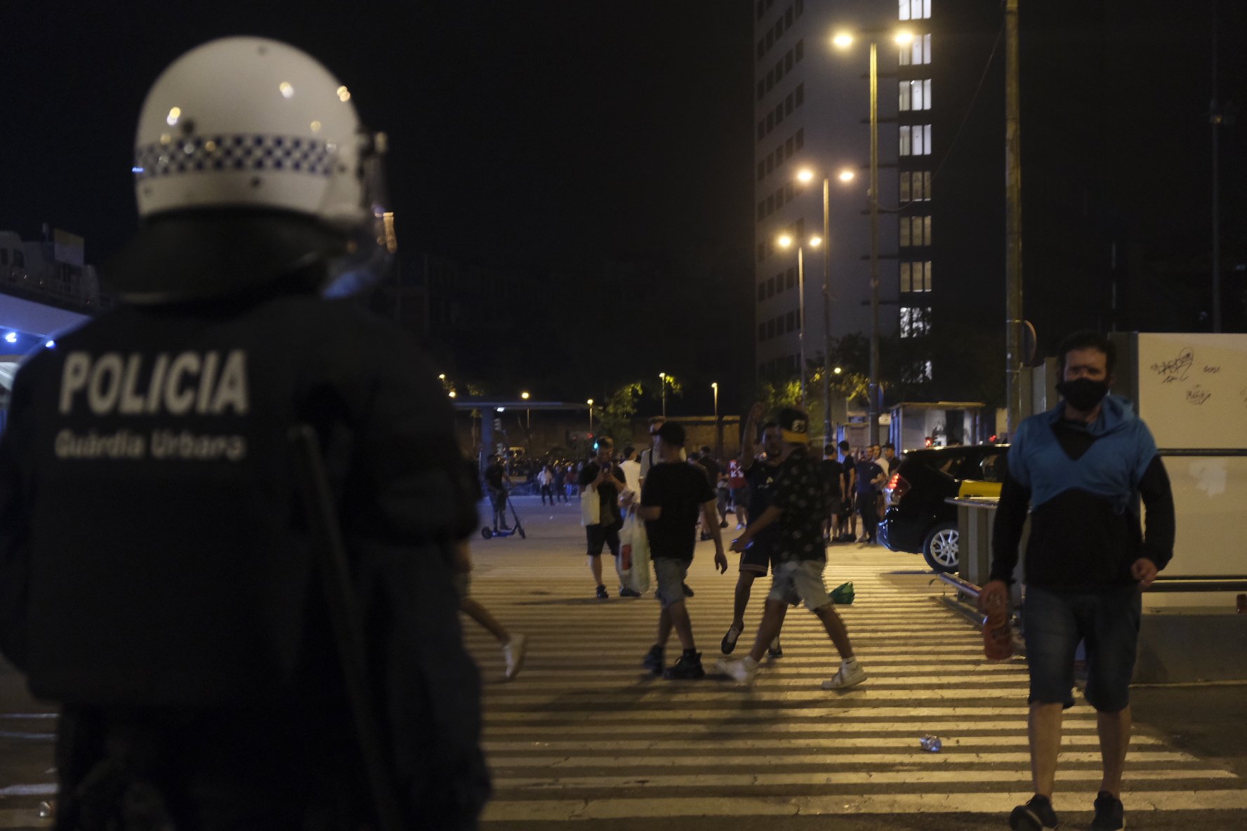 Los desalojados se marchan del parque