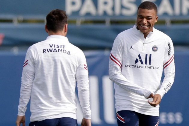 mbappe messi entreno psg sonrisa @k.mbappe