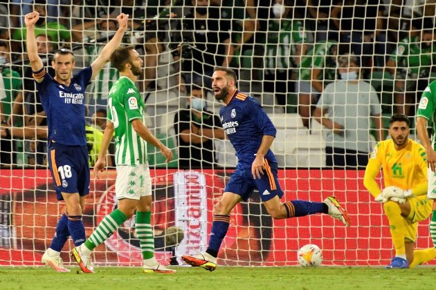 CARVAJAL CELEBRA GOL BETIS MADRID EFE